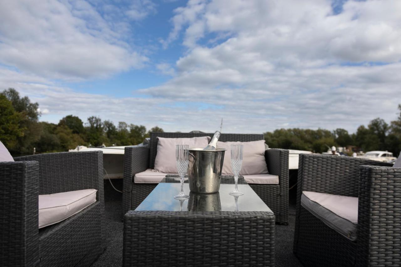 Eucala Motor Yacht East Molesey Exteriér fotografie